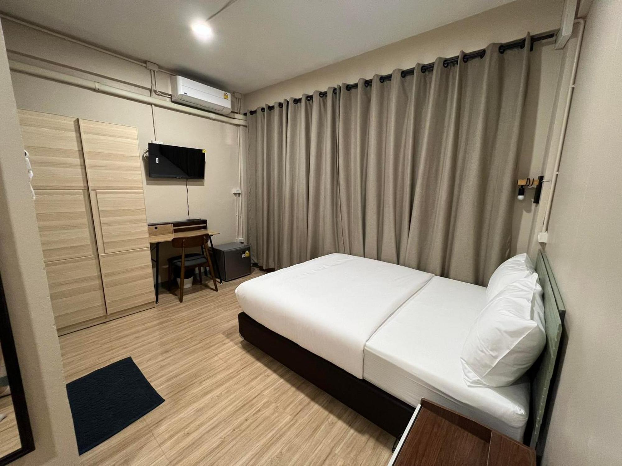 Bangwa House - Mrt Bangwa Station Hotell Bangkok Eksteriør bilde